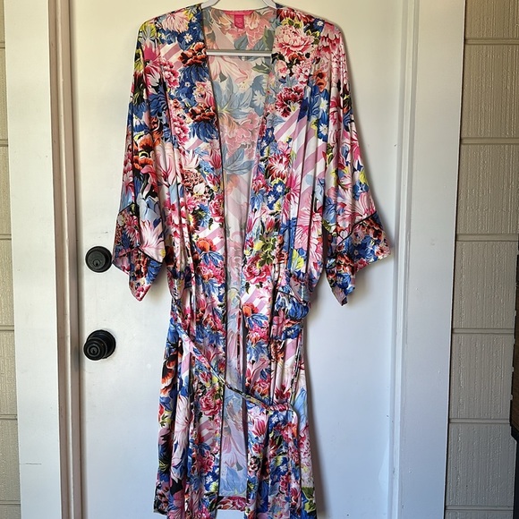 Victoria’s Secret x Mary Katrantzou M/L Satin Robe - Picture 5 of 6